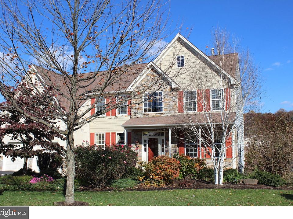 2nd image of 930 Marshall Dr