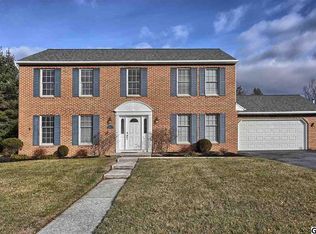 1012 Chelmsford Dr, Mechanicsburg, PA 17050
