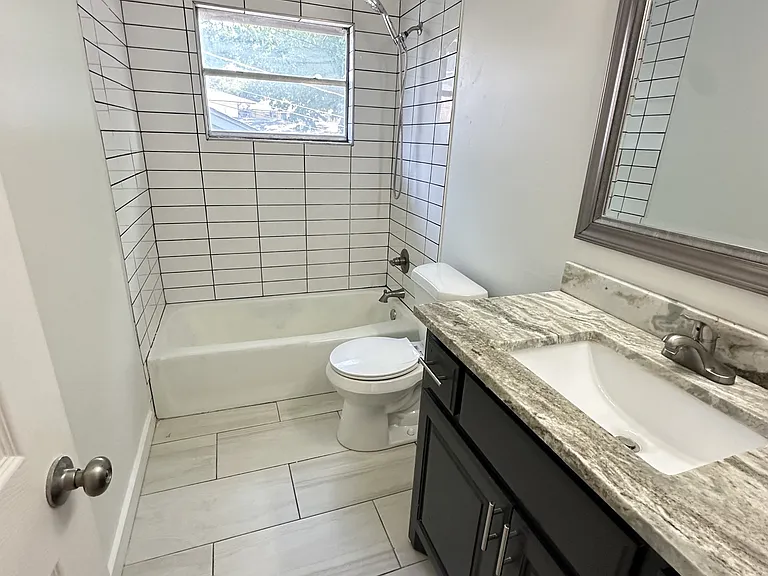 1201 S Rockford Ave #11 — Photo 5