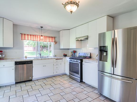 5th image of 13211 Laurelhurst Rd