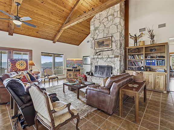 5th image of 325 Chris Rd SW