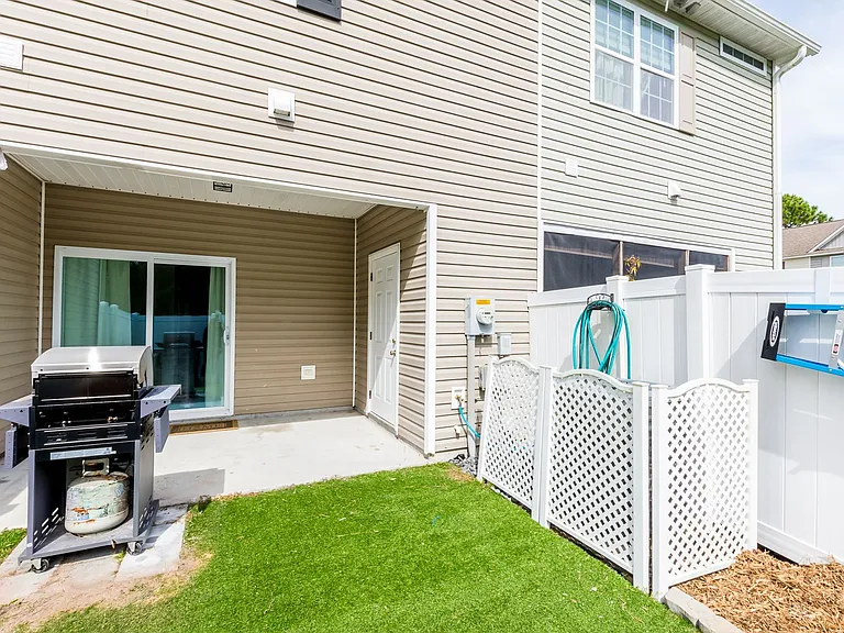 530 Oyster Rock Ln — Photo 31