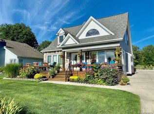 2220 River Rd, Marysville, MI 48040