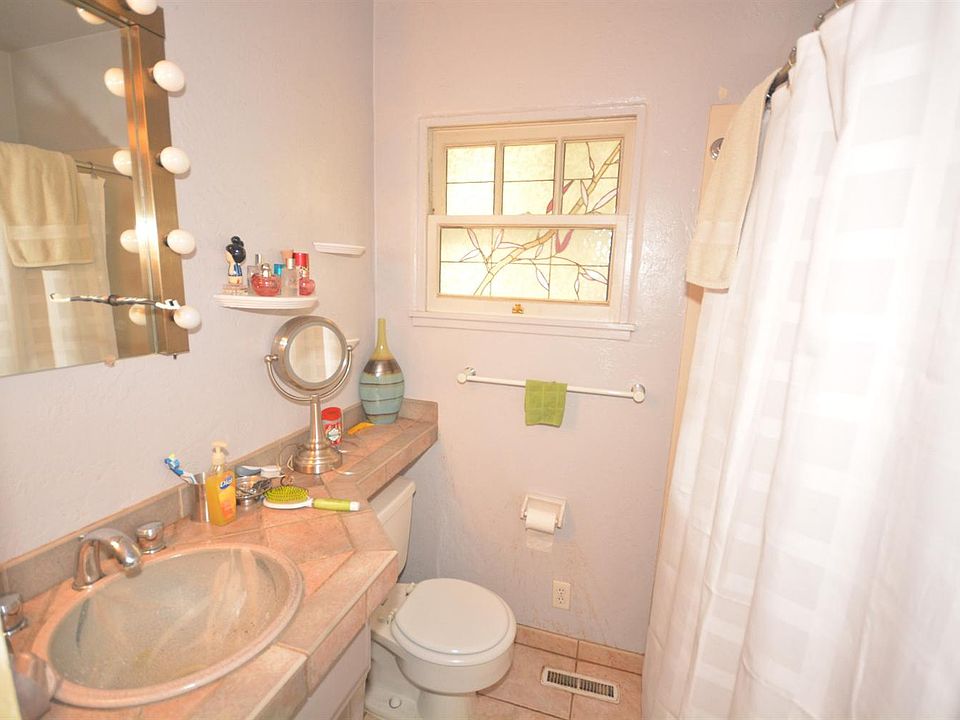 2nd image of 1624 E Main St