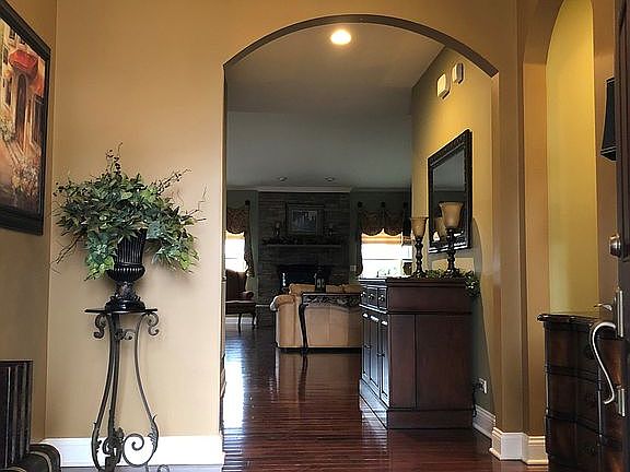 Foyer with Trey Ceiling