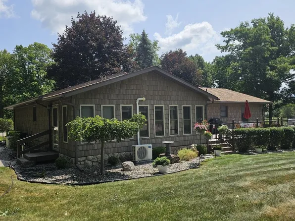 5655 Rough Ct, Gladwin, MI 48624