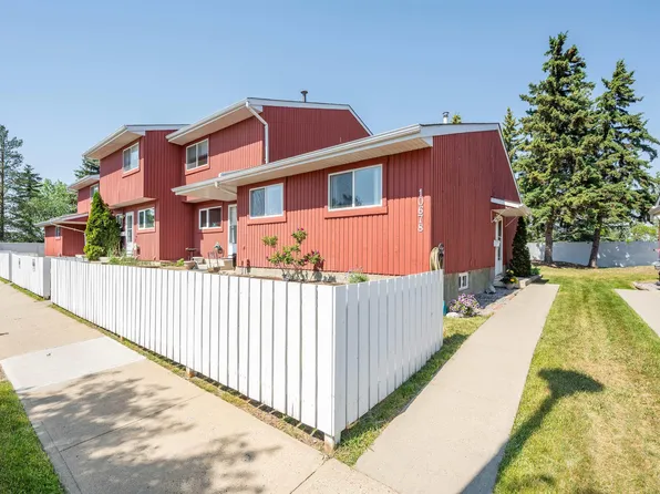 10678 Beaumaris Rd NW, Edmonton, AB T5X 3N4