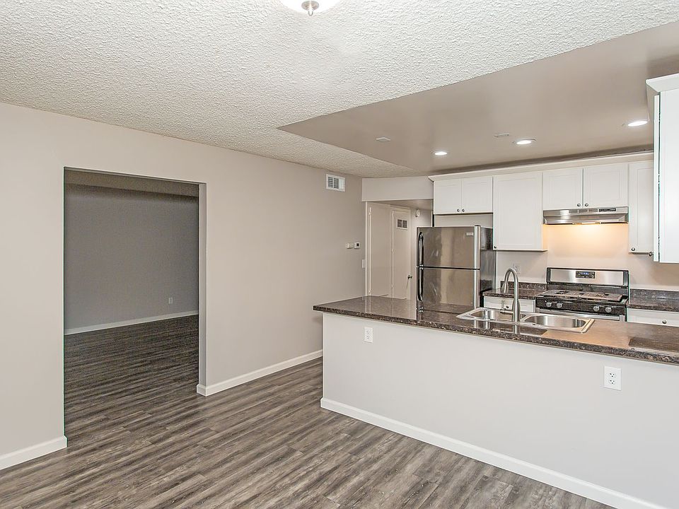 1st image of 1921-1927 West Dr #27B