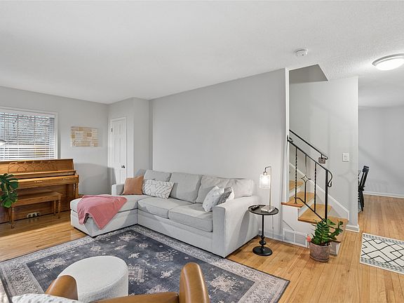 5th image of 3900 Clinton Ave