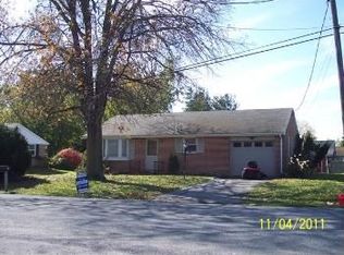 44 Graybill Rd, Leola, PA 17540
