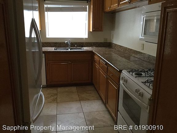 4th image of 11482 Moorpark St APT 01