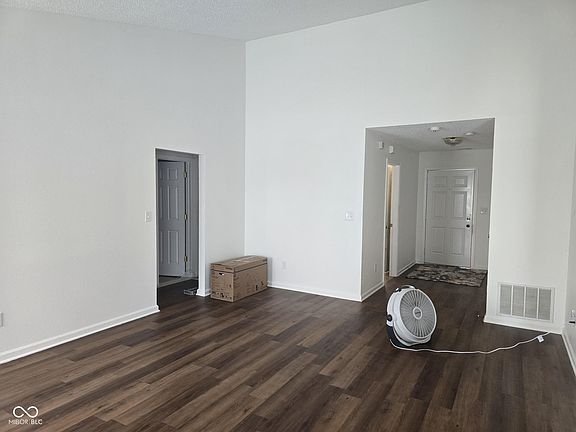 3rd image of 616 Rocky Meadow Dr
