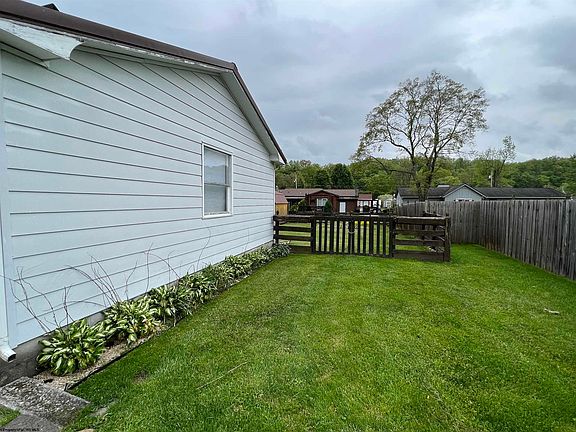 4th image of 222 Ferndale Dr