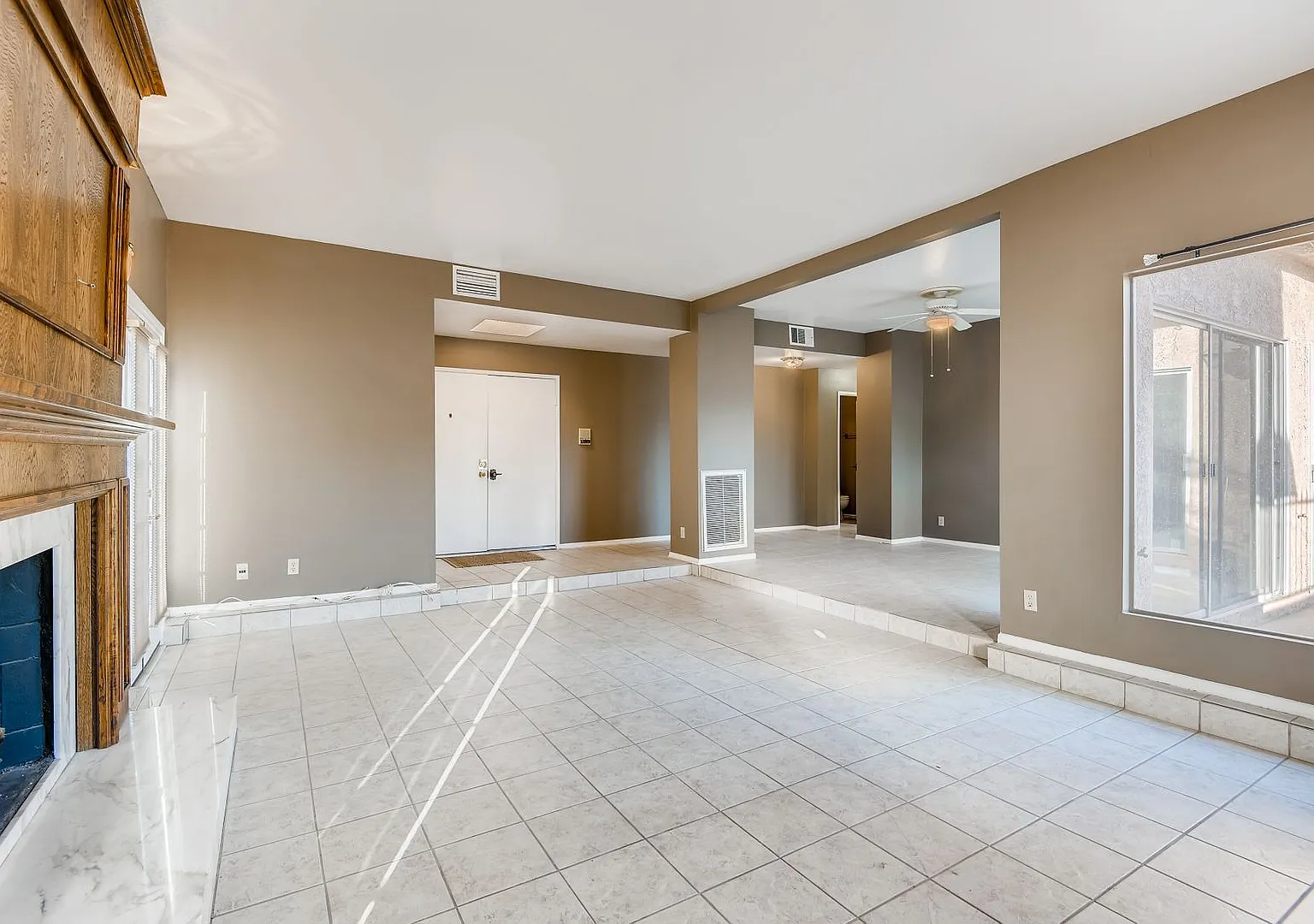 Immaculate 2 bedroom condo with all the appliances — Photo 3