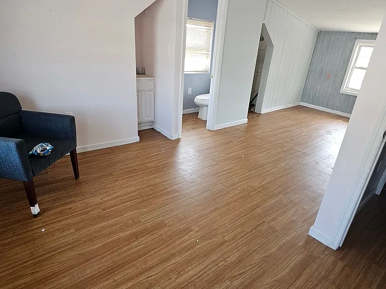 127 Main St #1 — Photo 9
