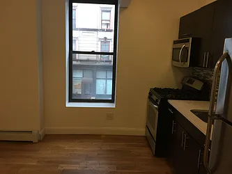 Rented by Niko International Brokerage