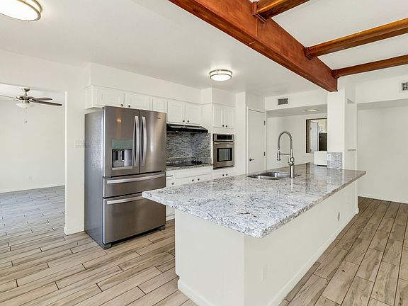 5th image of 3904 E Sahuaro Dr