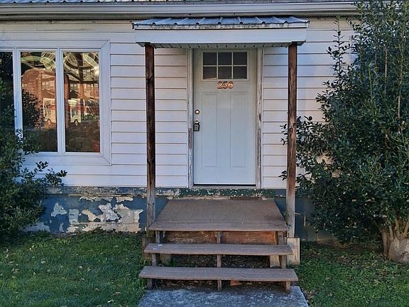 2nd image of 256 Blackiston Ave