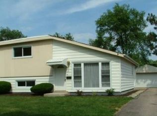 33 N Highview Ave, Addison, IL 60101