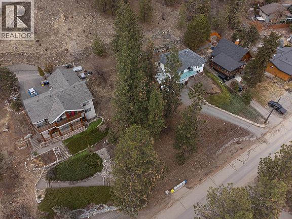 3rd image of 3993 Ponderosa Pl