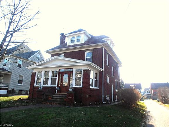 2nd image of 1118 18th St NW