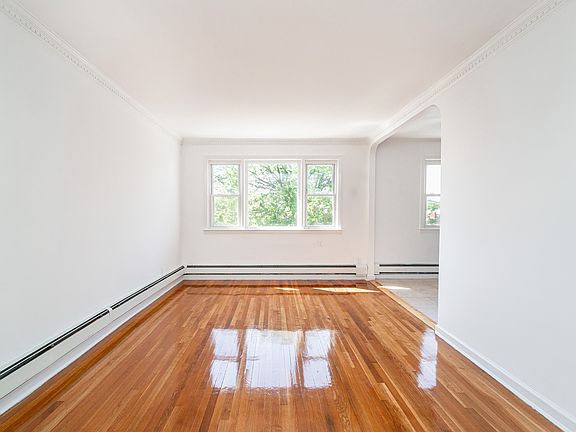 3rd image of 2219 49th St #3A