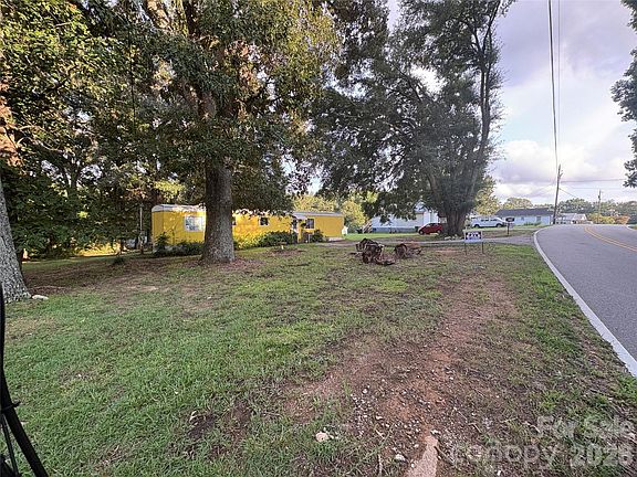 2nd image of 875 Hilldale Dr