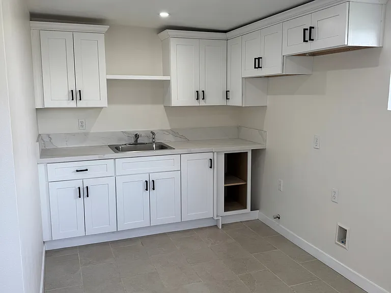 10930 Hayford St — Photo 1