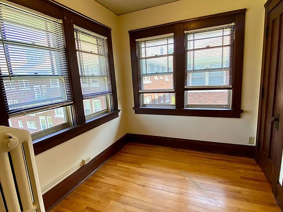5th image of 302 Norris Ct APT 10