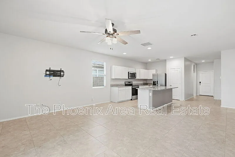 3 bed, 2.0 bath, 1553 sqft, $1,895 — Photo 2
