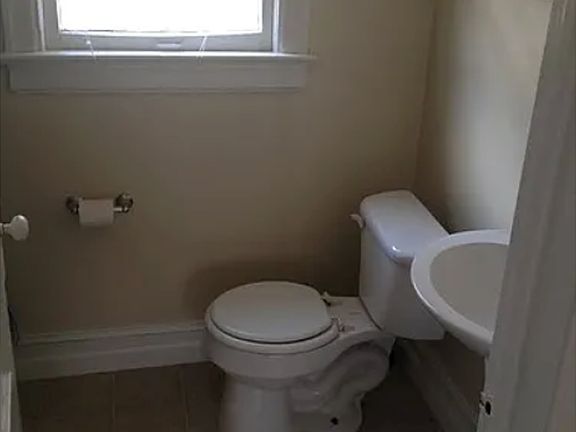 2nd image of 287 Bassett Ave #1404