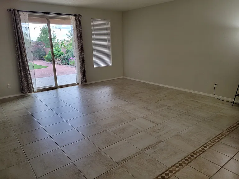 4680 Hojas Verdes — Photo 19