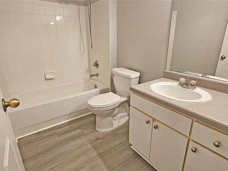 9018 Lake Chase Island Way #9018 — Photo 15