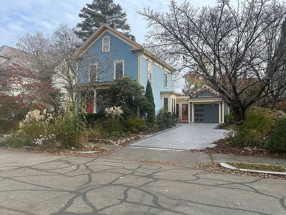 2nd image of 20 Lowell Ave
