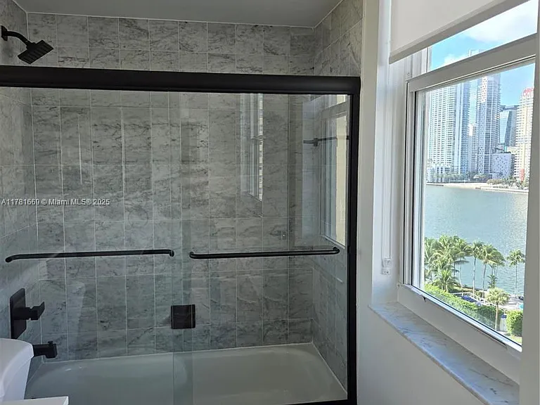 800 Claughton Island Dr #1205 — Photo 7