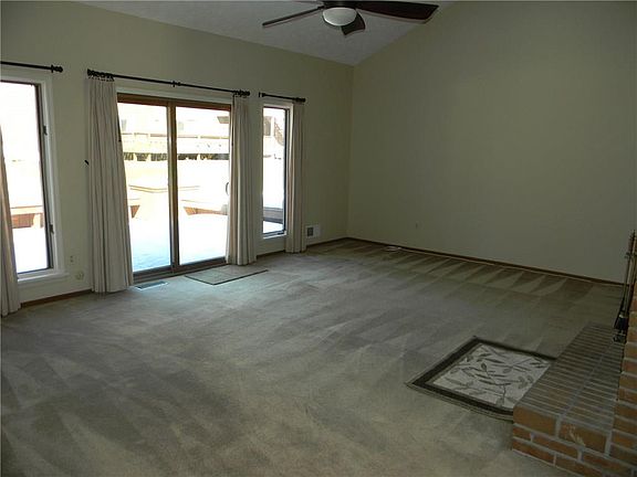 5th image of 34 Cambridge Ct