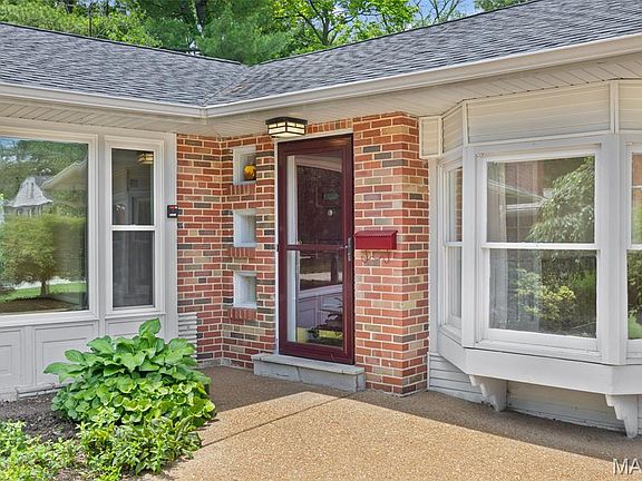 2nd image of 216 Turf Ct
