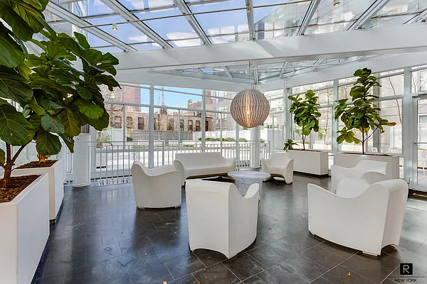 Rented by R New York | media 28