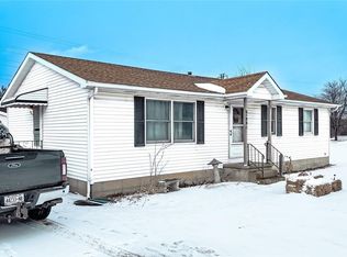 6163 N Whitham Dr, Niagara Falls, NY 14304