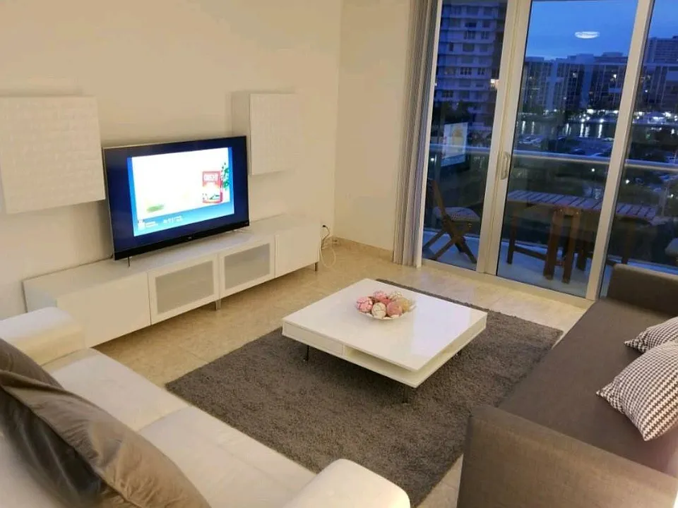 3801 S Ocean Dr #7Q