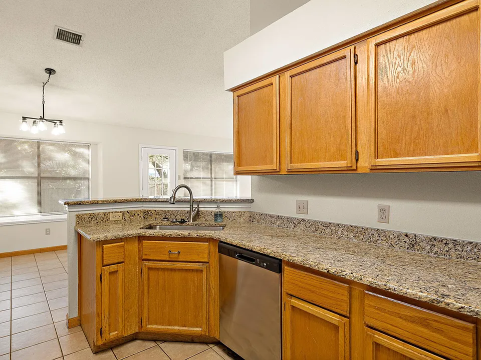 1604 Texas Oak Way
