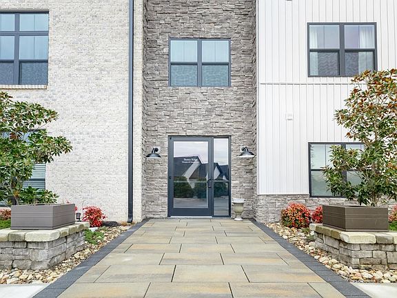 3rd image of 1301 Stoney Ridge Blvd #208