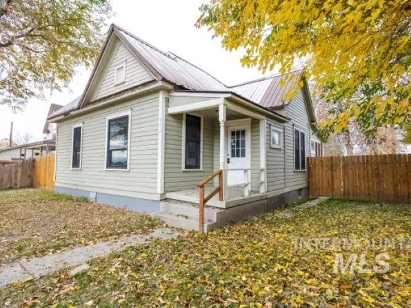 622 W Commercial St, Weiser, ID 83672