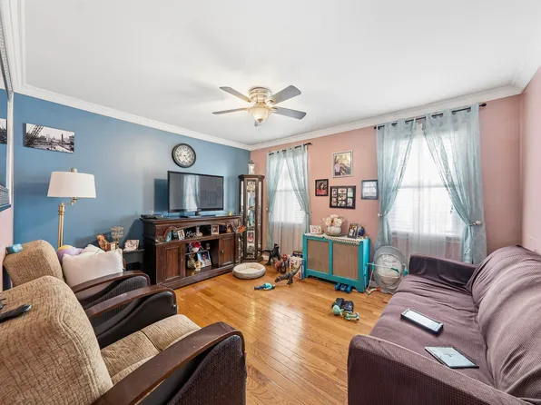 1111 6th Street image 5 of 15