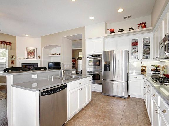 5th image of 11895 Cobble Brook Dr