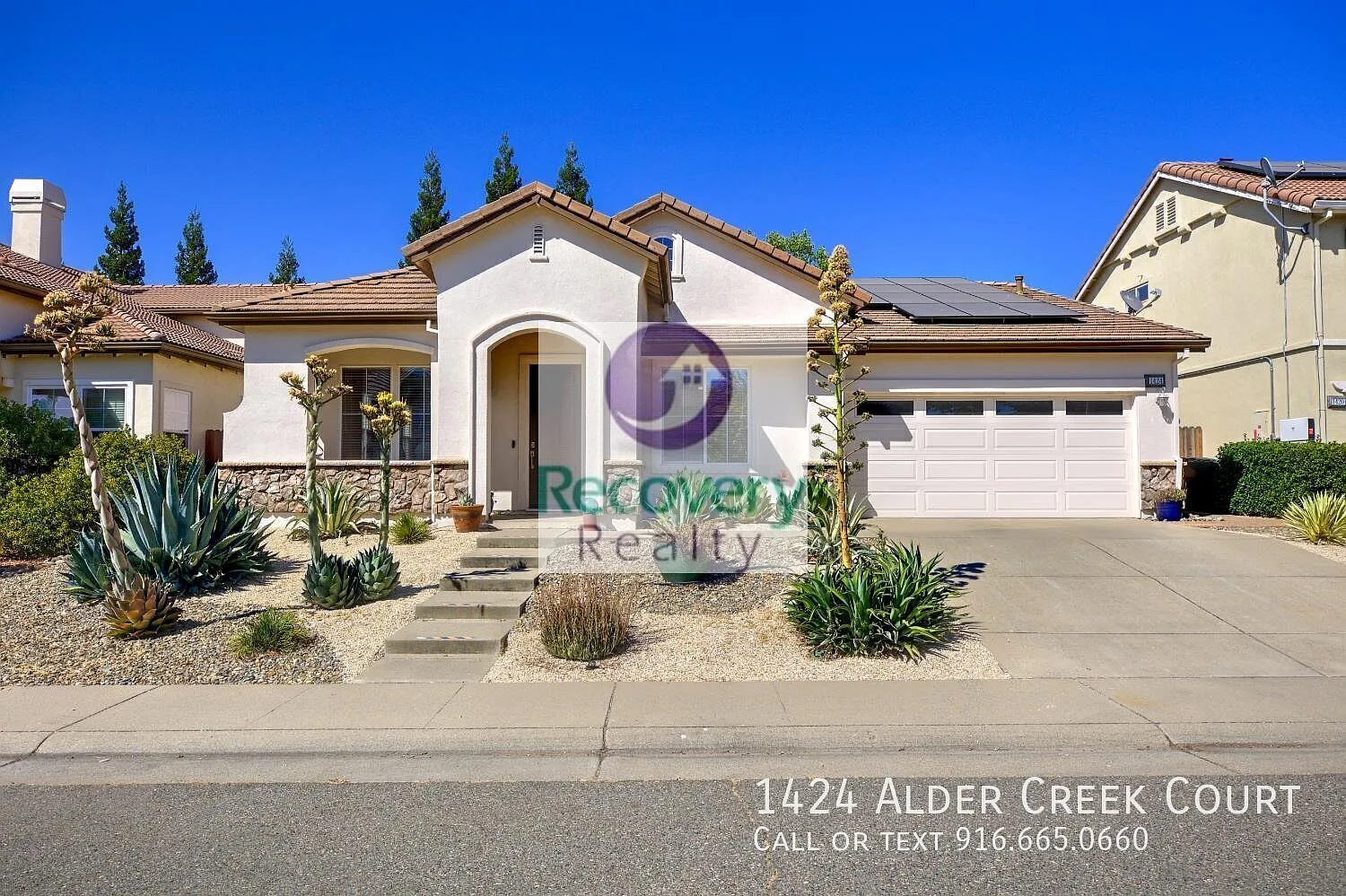 Rare Single Level Five Bedroom in 12 Bridges with Solar — Photo 1