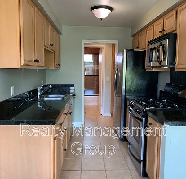 3932 9th Ave #18 — Photo 1