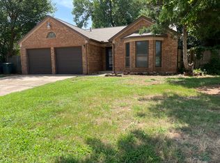 1904 Fox Hunt Ln, Edmond, OK 73003