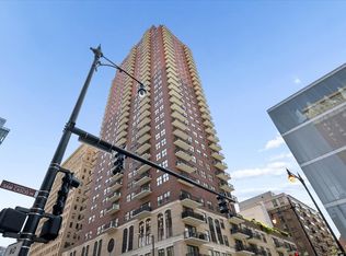 41 E 8th St APT 2301, Chicago, IL 60605