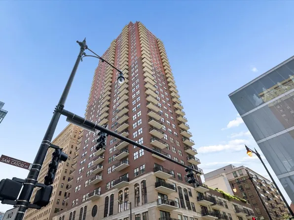 41 E 8th St APT 2301, Chicago, IL 60605